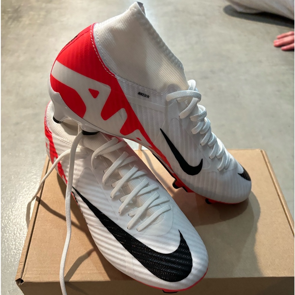 Nike Air Zoom Mecurial Super Fly 9 Elite - Picture 2 of 3